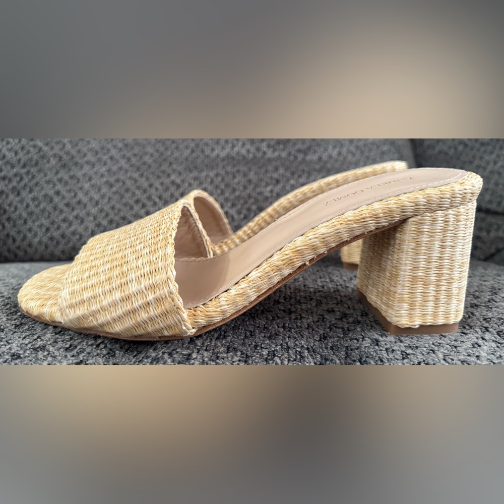π Andrea Gomez Claudia Natural Raffia Mule Size 37 US 7 Retail $300 *CURRENT* - Picture 6 of 13
